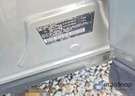 2016 Toyota Rav4 Limited z USA, uszkodzony, nr VIN 2T3DFREV9GW499640